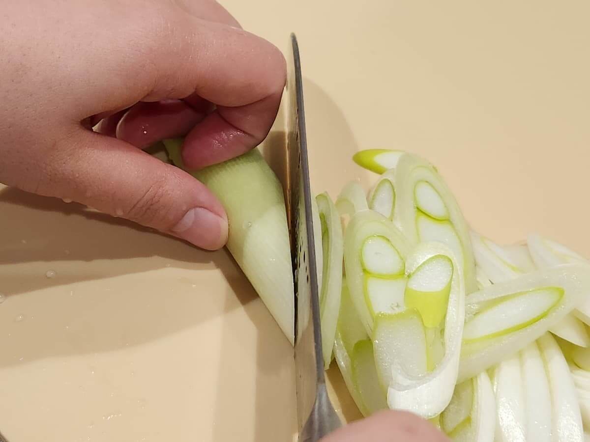 「たっぷりピリ辛豚ミンチ丼」